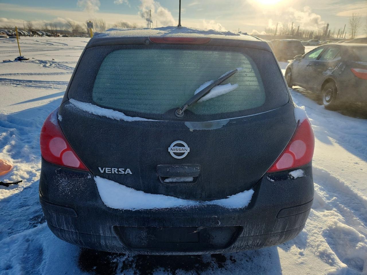 2011 NISSAN VERSA S photo 6