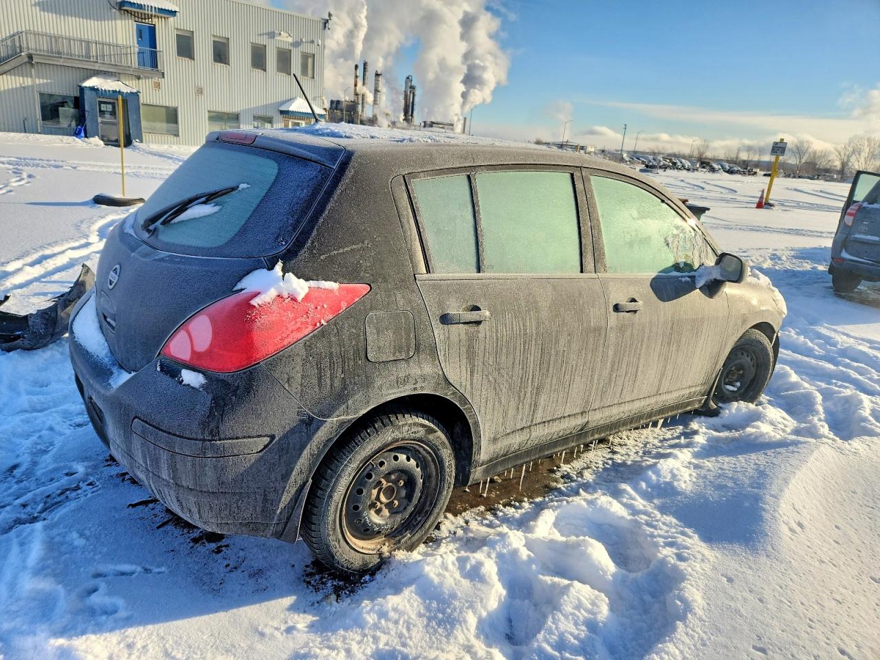 2011 NISSAN VERSA S photo 3