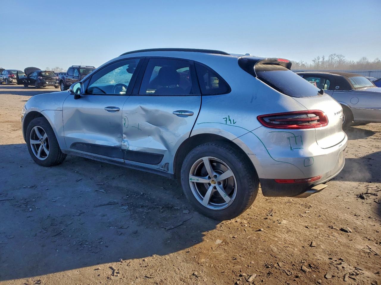 2017 PORSCHE MACAN photo 4
