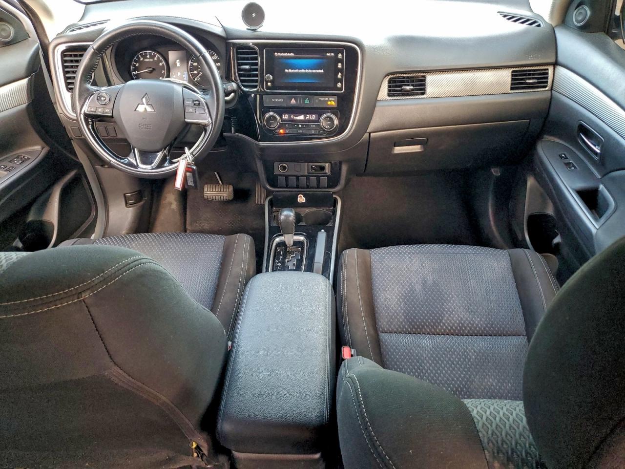 2018 MITSUBISHI OUTLANDER SE photo 8