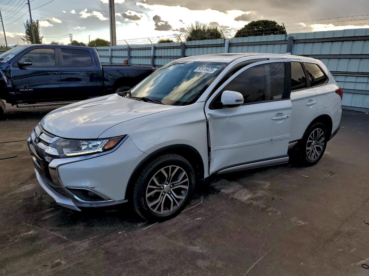 2018 MITSUBISHI OUTLANDER
