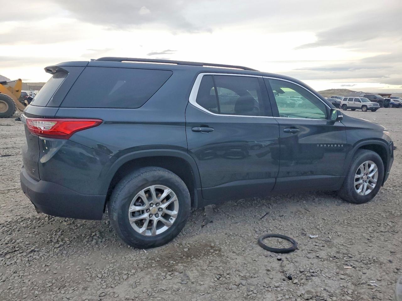 2019 CHEVROLET TRAVERSE LT photo 3