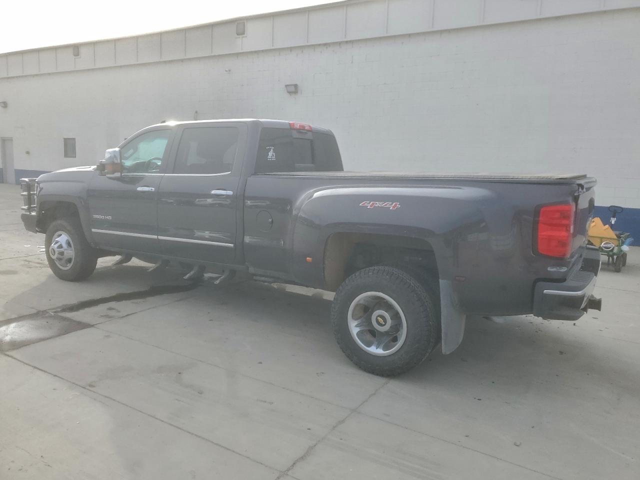 2015 CHEVROLET SILVERADO K3500 LTZ photo 2