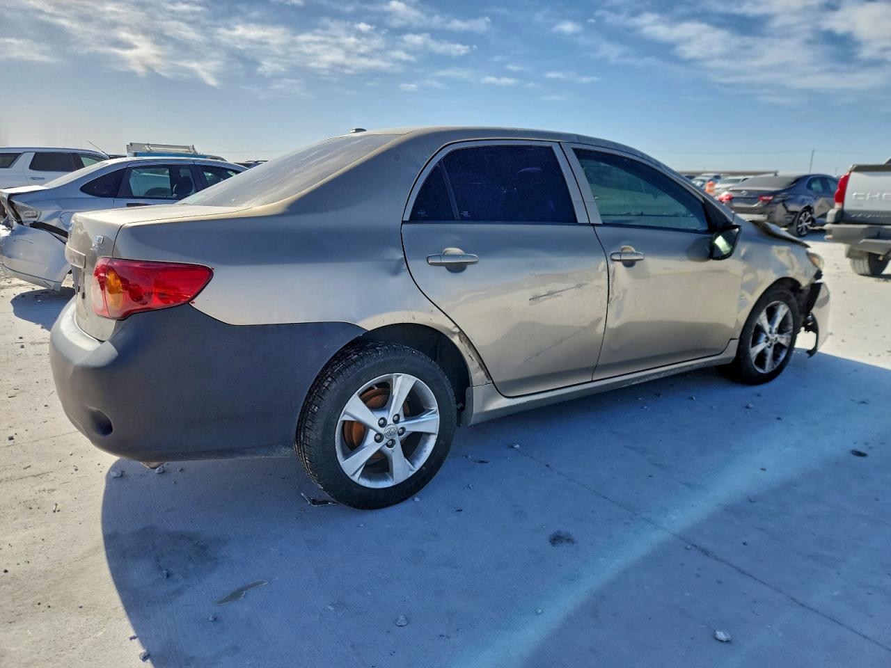 2010 TOYOTA COROLLA BASE photo 3