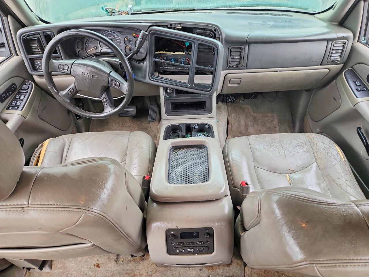 2004 GMC YUKON XL photo 8