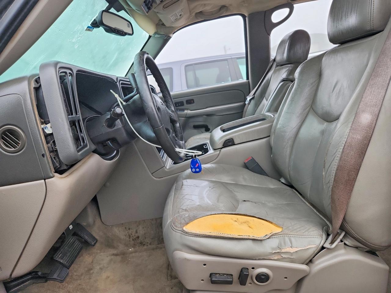2004 GMC YUKON XL photo 7