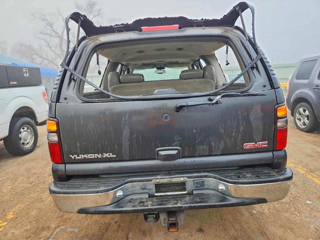 2004 GMC YUKON XL photo 6
