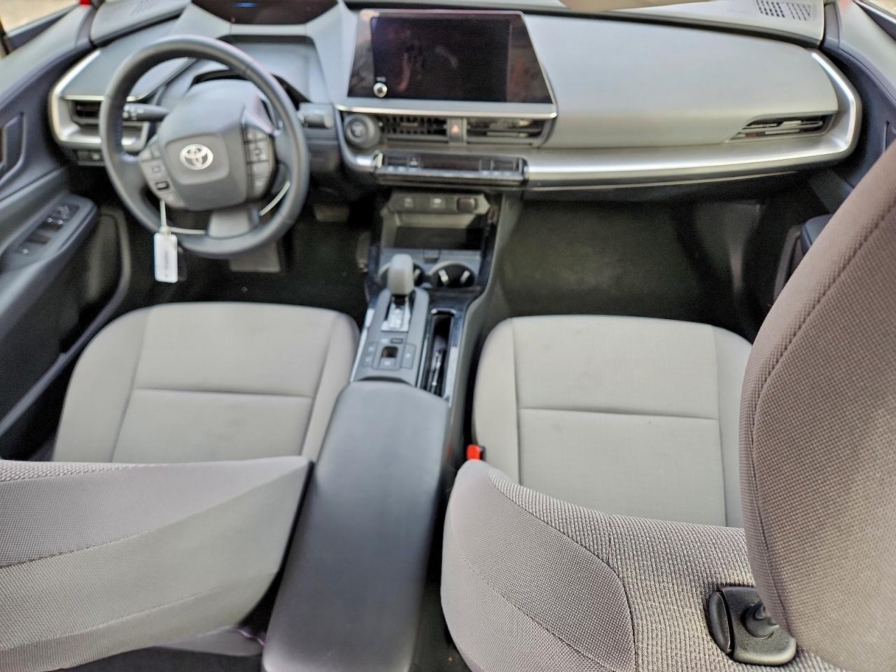 2025 TOYOTA PRIUS LE photo 15