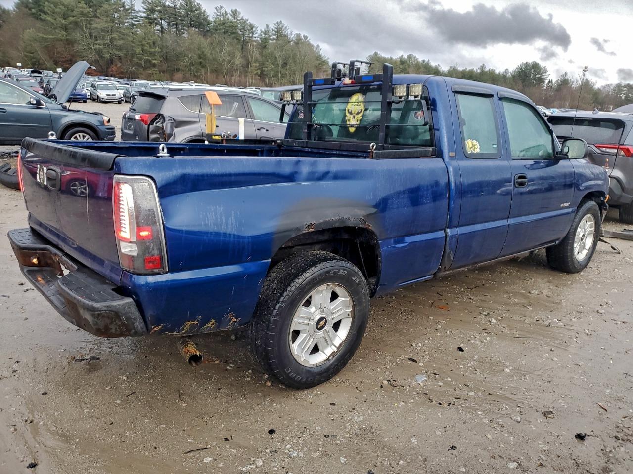 2002 CHEVROLET SILVERADO C1500 photo 3