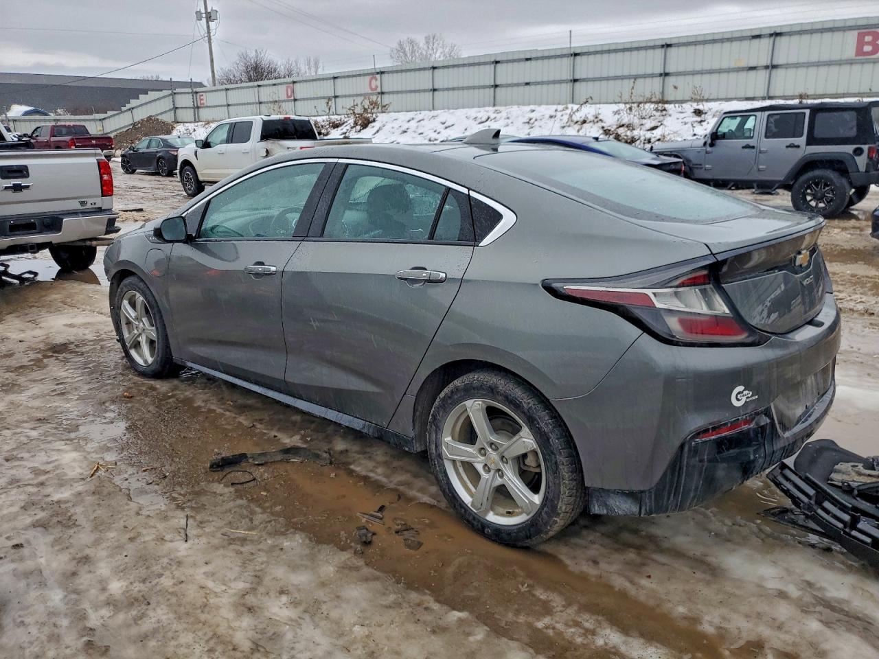 2017 CHEVROLET VOLT LT photo 2