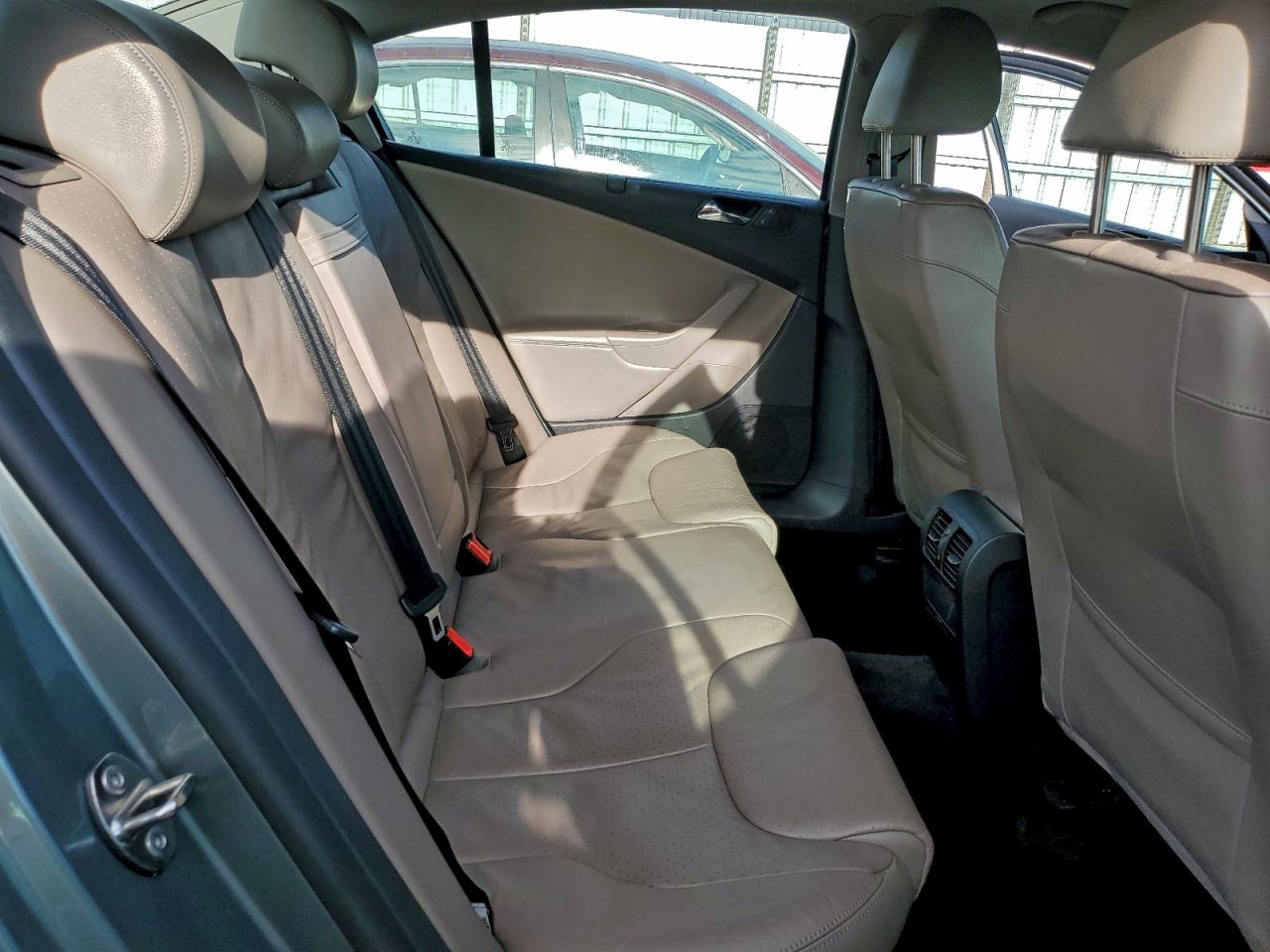 2008 VOLKSWAGEN PASSAT LUX photo 28