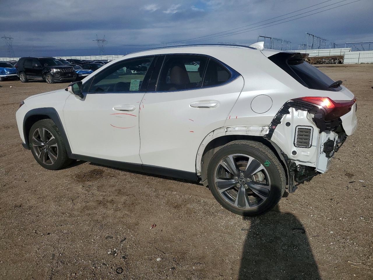 2021 LEXUS UX 200 photo 4