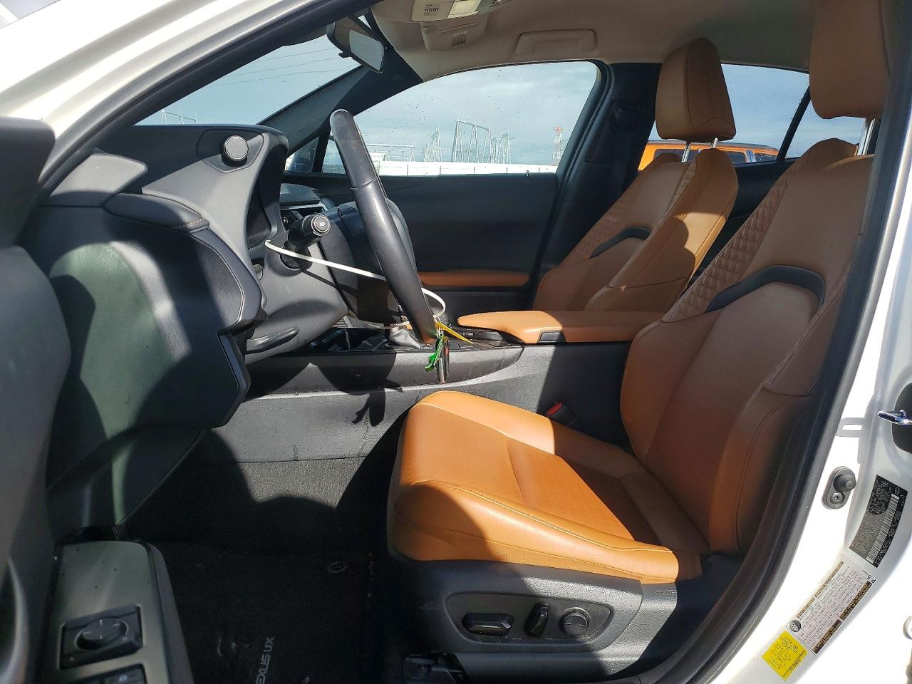 2021 LEXUS UX 200 photo 19