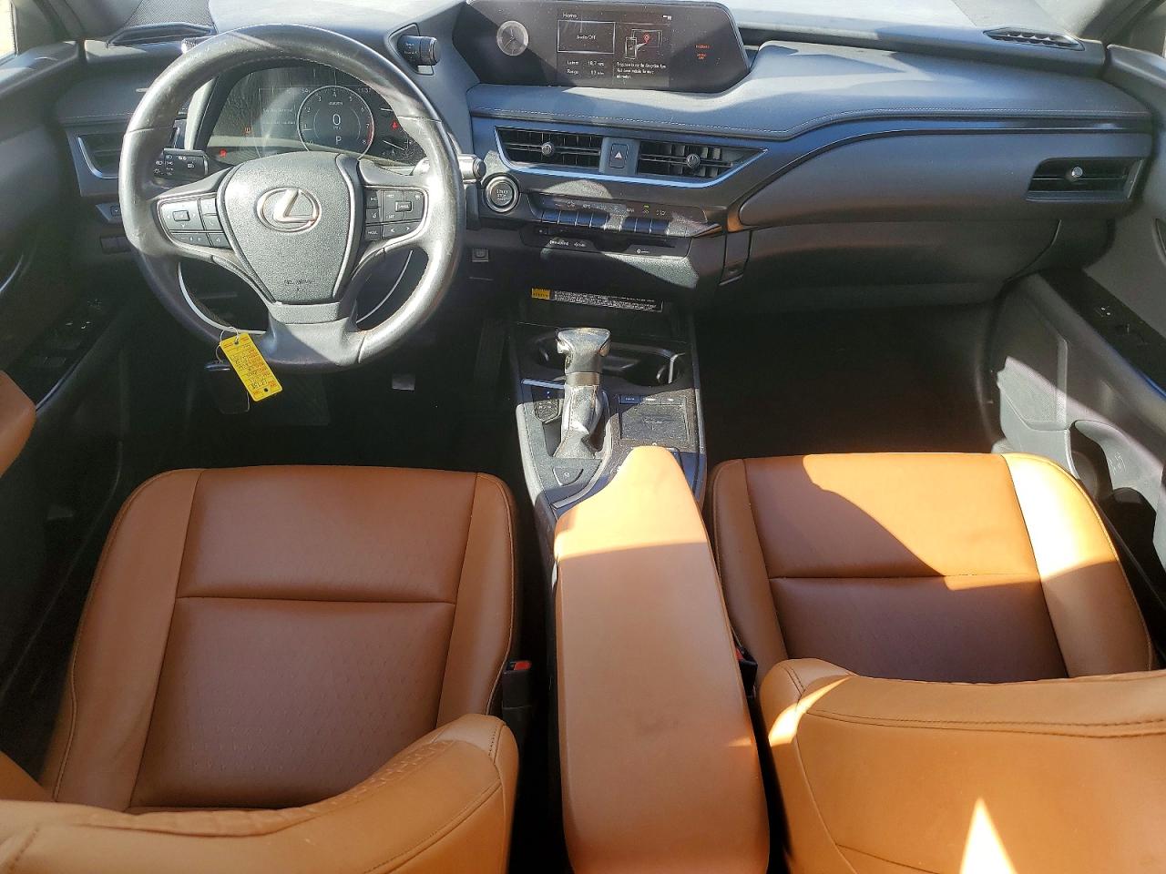 2021 LEXUS UX 200 photo 22
