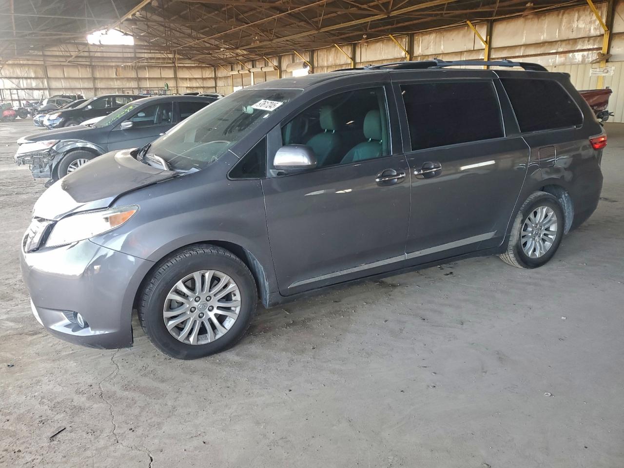 2017 TOYOTA SIENNA