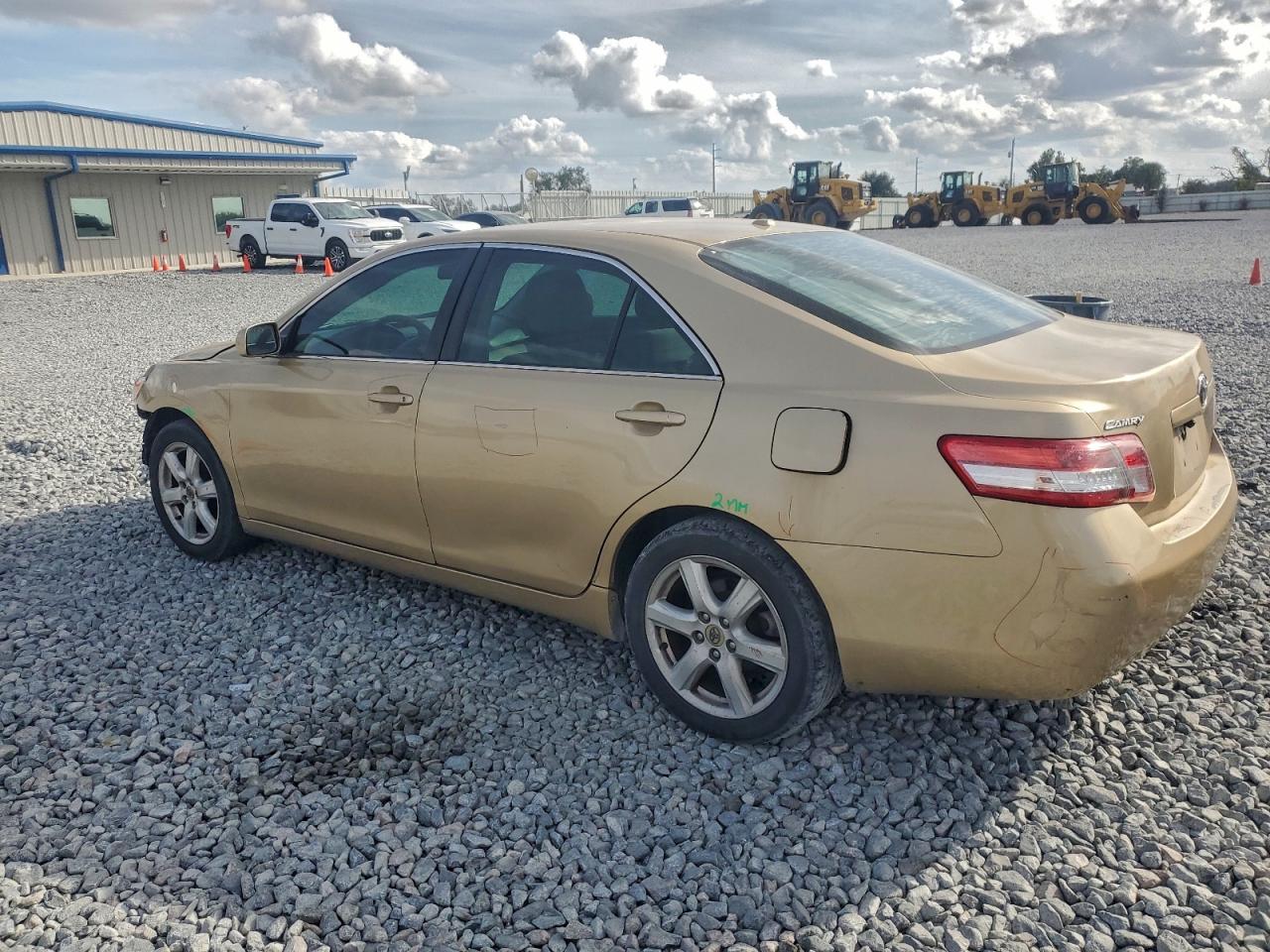 2010 TOYOTA CAMRY BASE photo 2