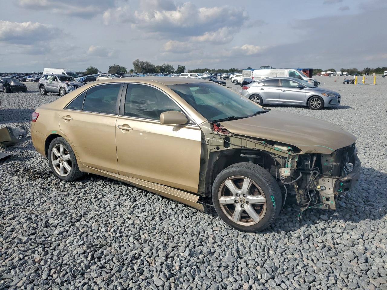 2010 TOYOTA CAMRY BASE photo 4
