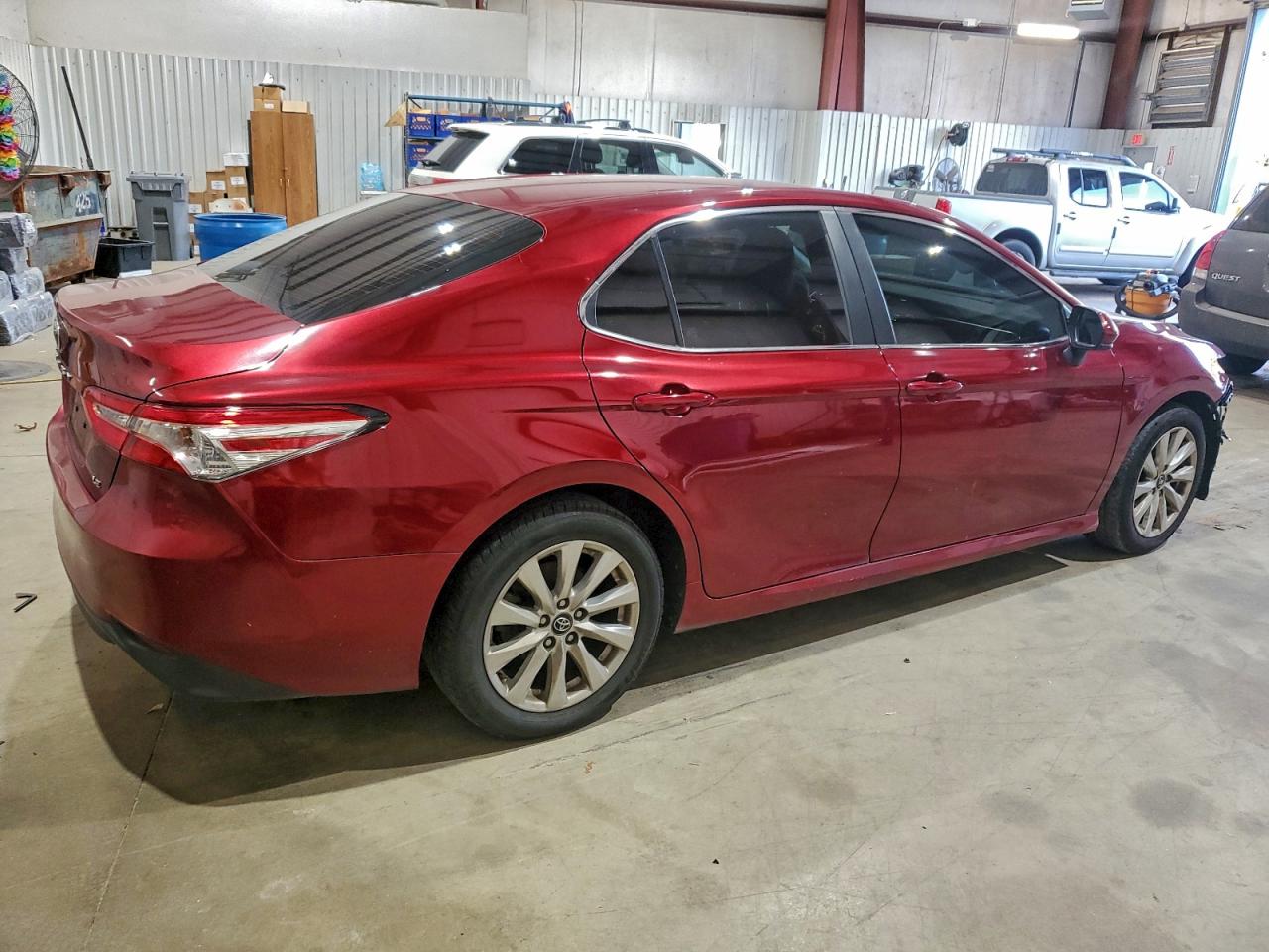 2018 TOYOTA CAMRY L photo 3