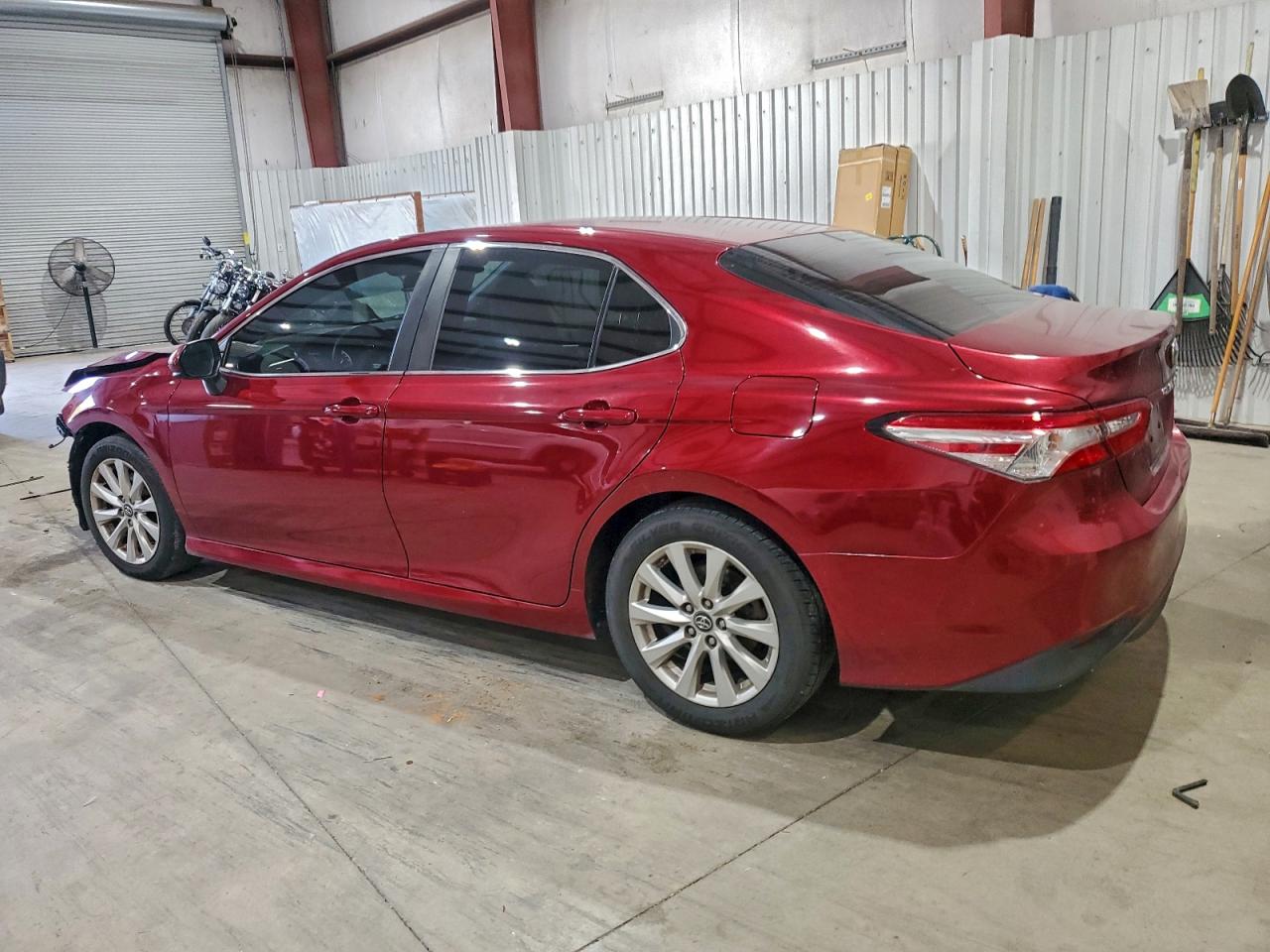 2018 TOYOTA CAMRY L photo 2