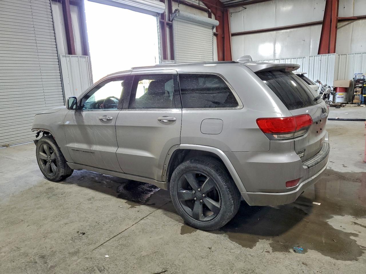 2015 JEEP GRAND CHEROKEE LAREDO photo 2