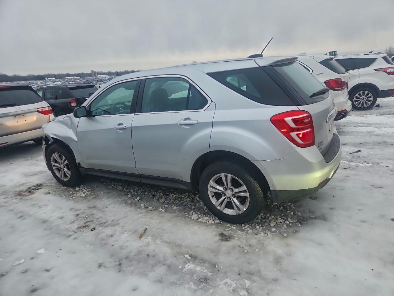 2016 CHEVROLET EQUINOX LS photo 2
