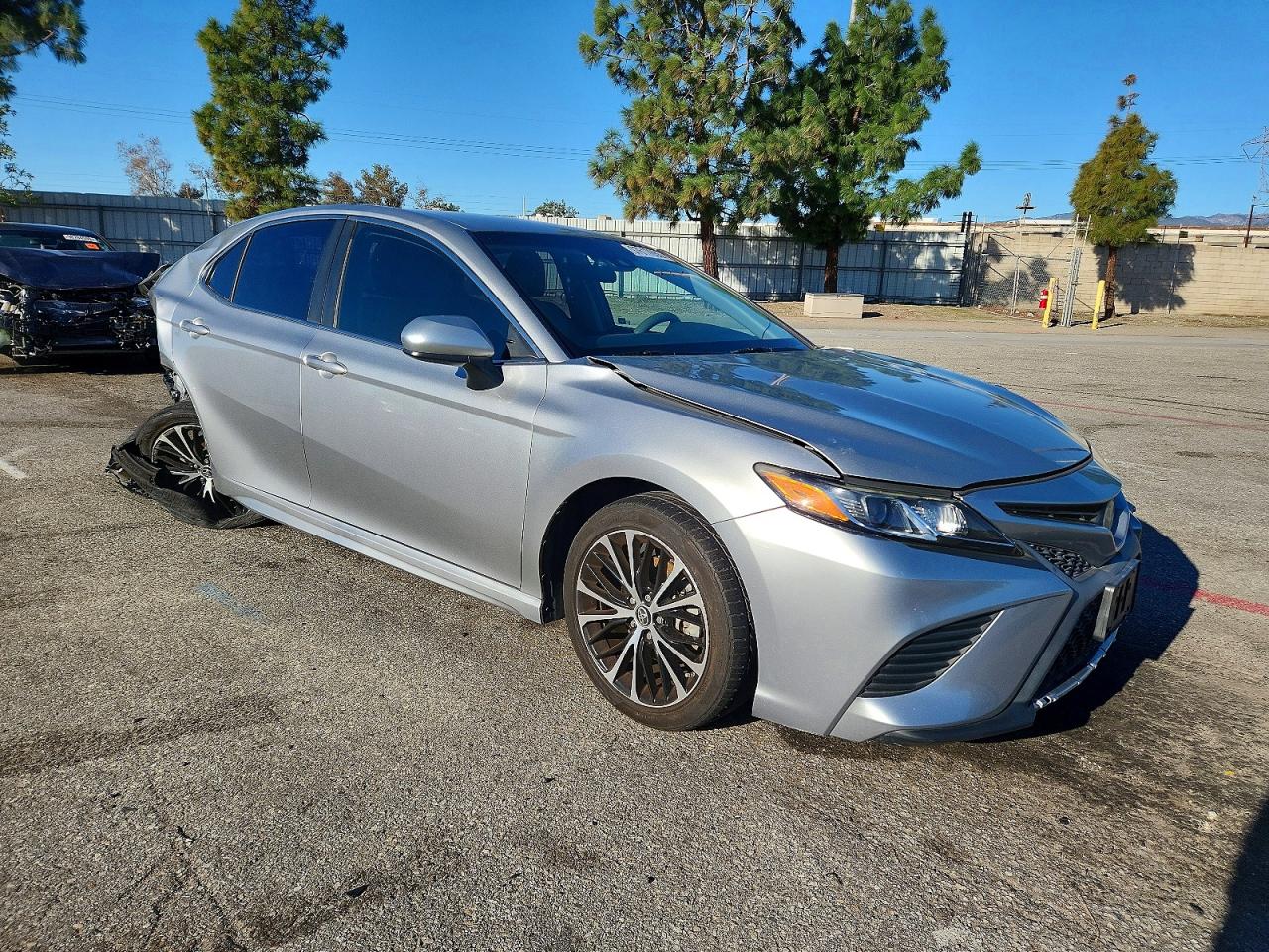 2018 TOYOTA CAMRY L photo 4