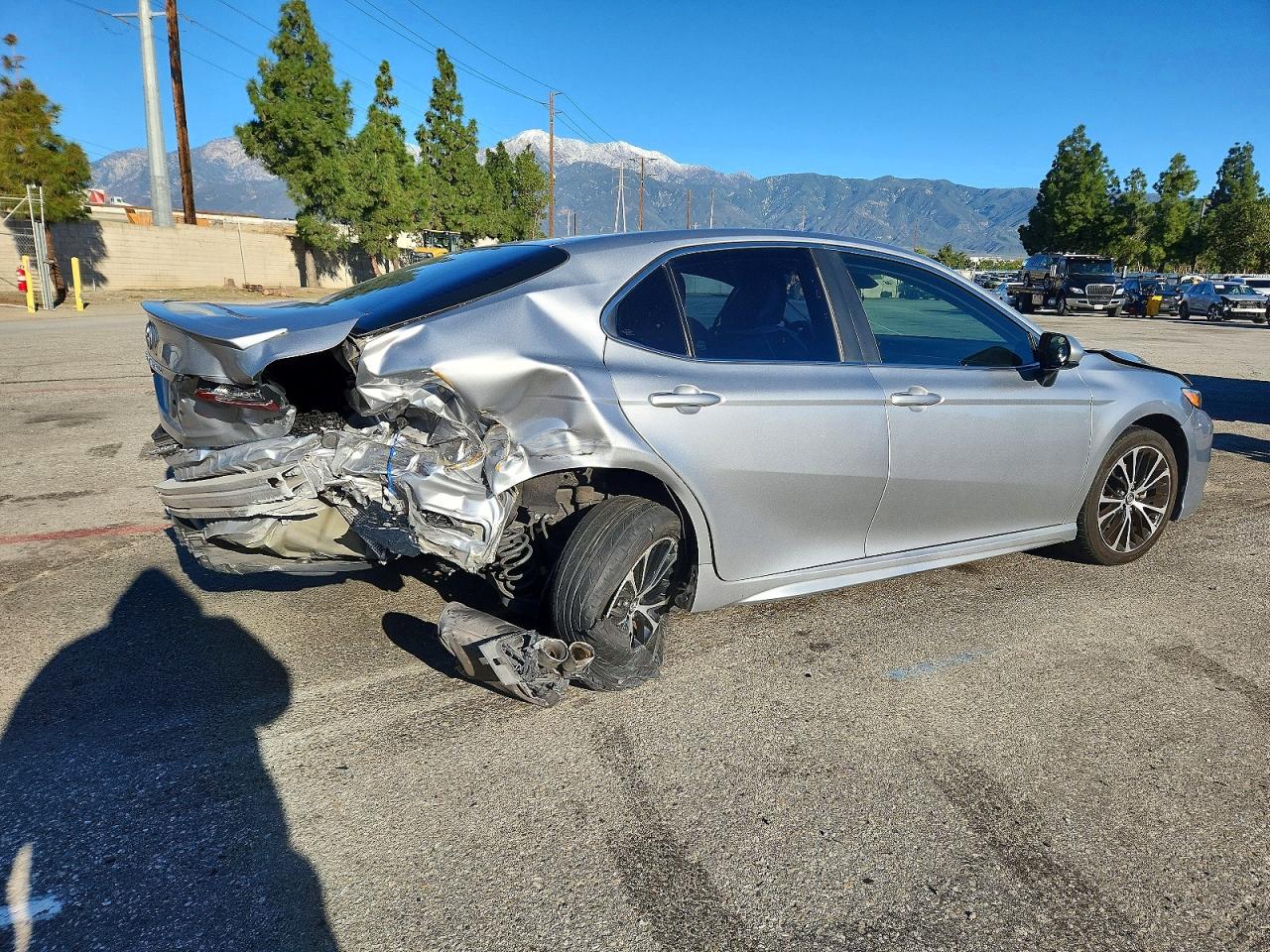 2018 TOYOTA CAMRY L photo 3