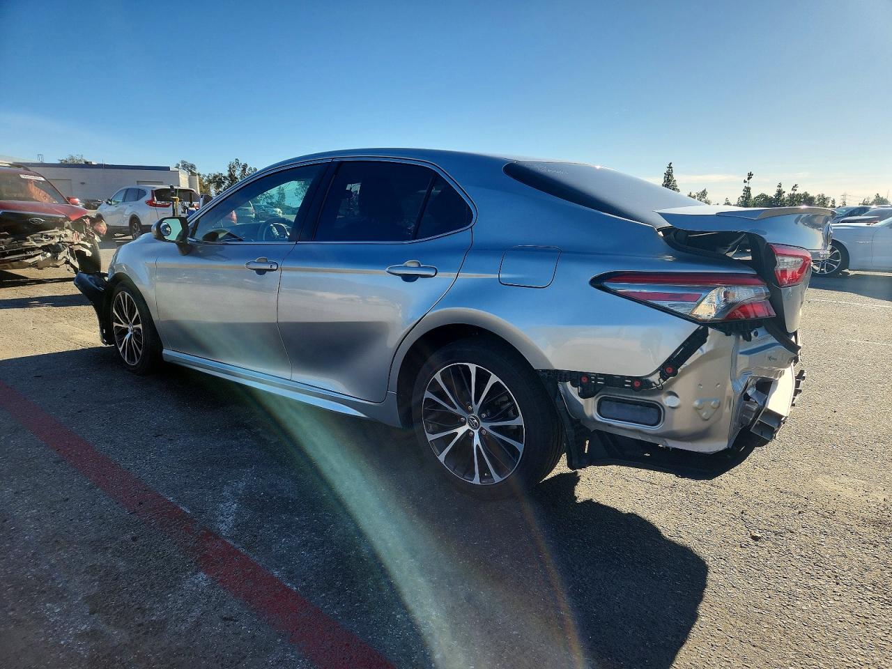 2018 TOYOTA CAMRY L photo 2