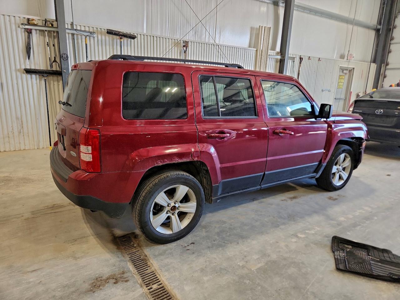2014 JEEP PATRIOT LATITUDE photo 3