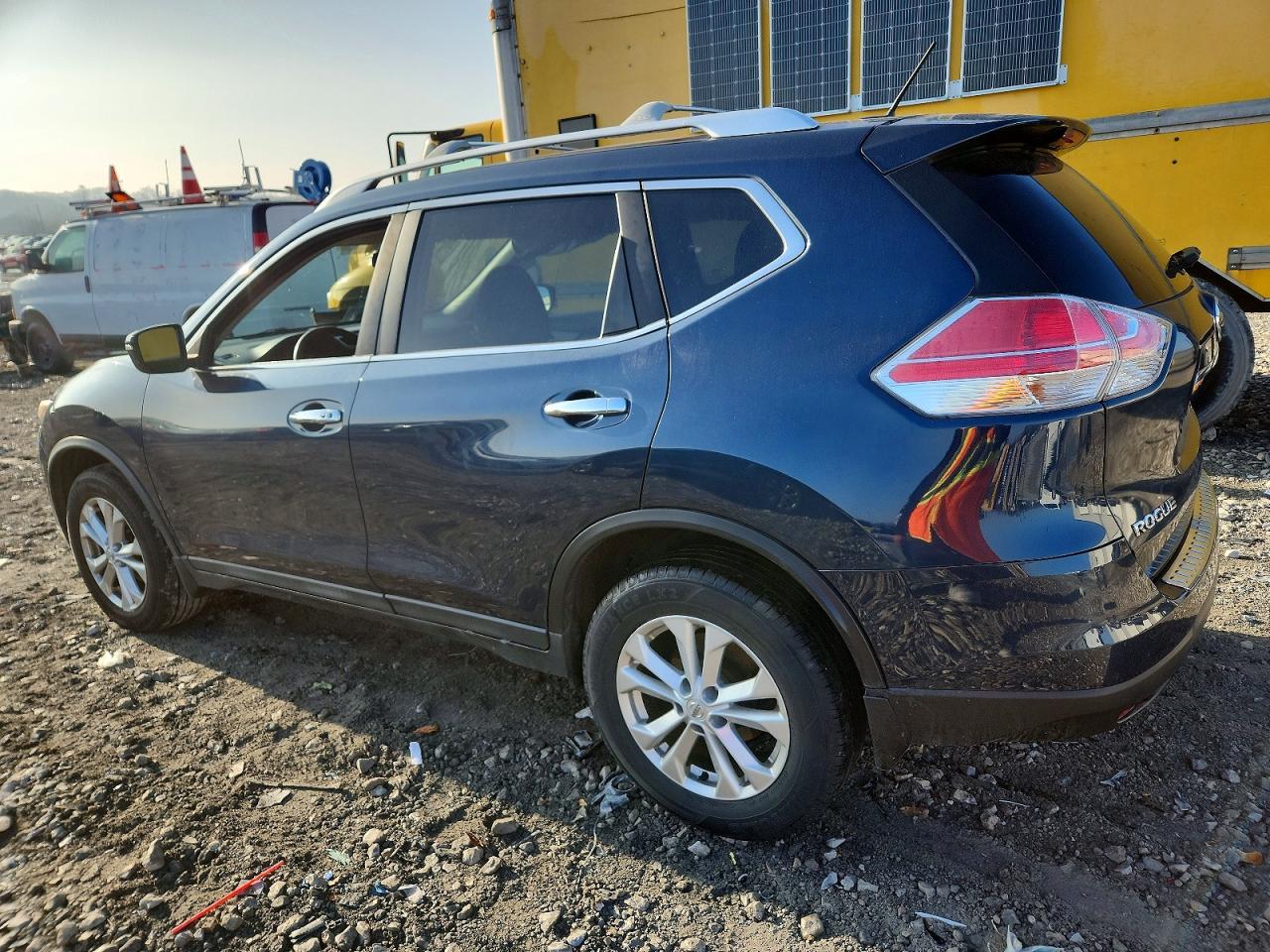 2016 NISSAN ROGUE S photo 2