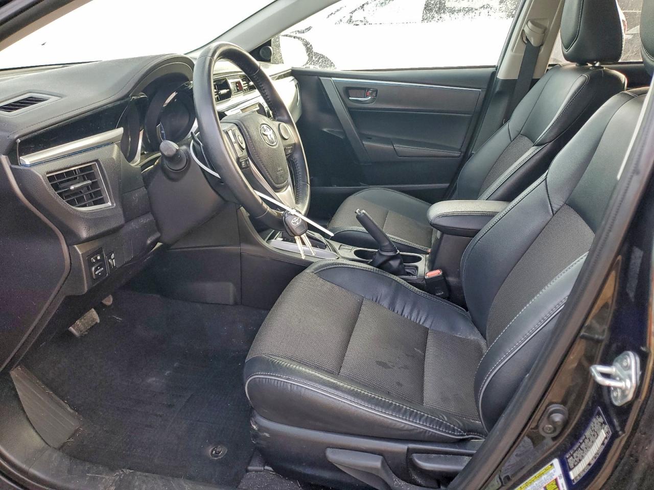 2014 TOYOTA COROLLA L photo 7