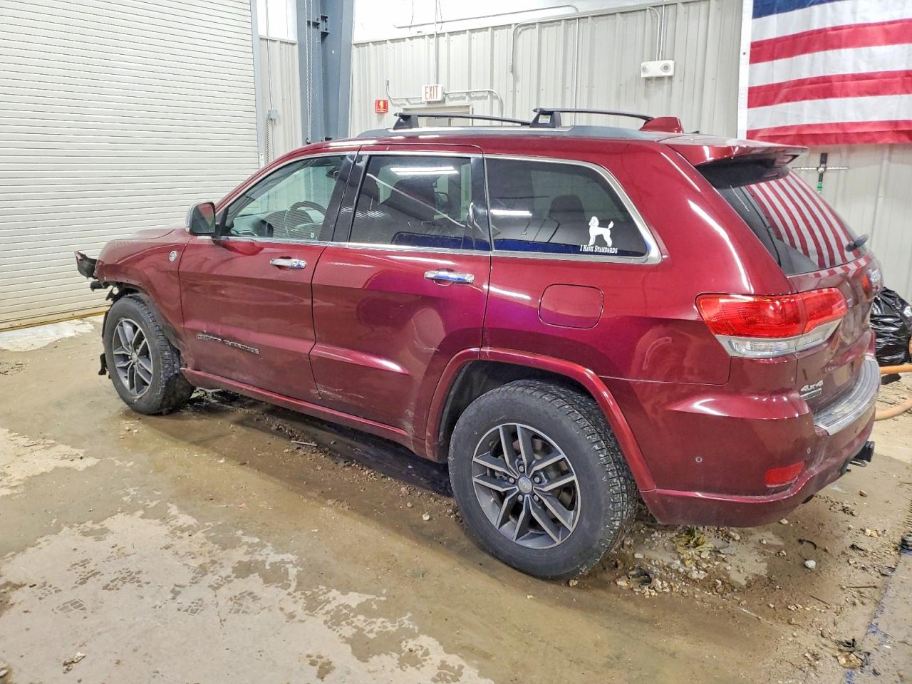 2018 JEEP GRAND CHEROKEE OVERLAND photo 2
