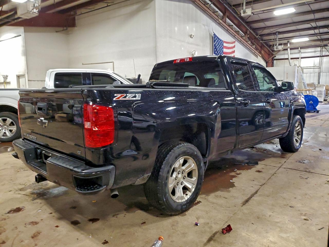 2017 CHEVROLET SILVERADO K1500 LT photo 3