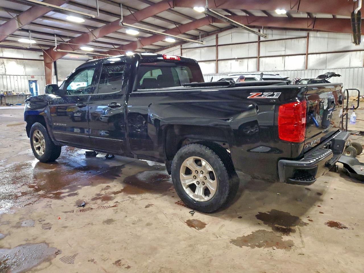 2017 CHEVROLET SILVERADO K1500 LT photo 2