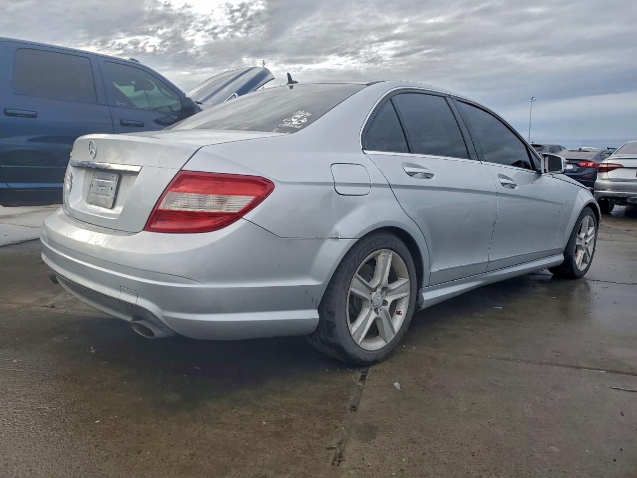 2011 MERCEDES-BENZ C 300 photo 3