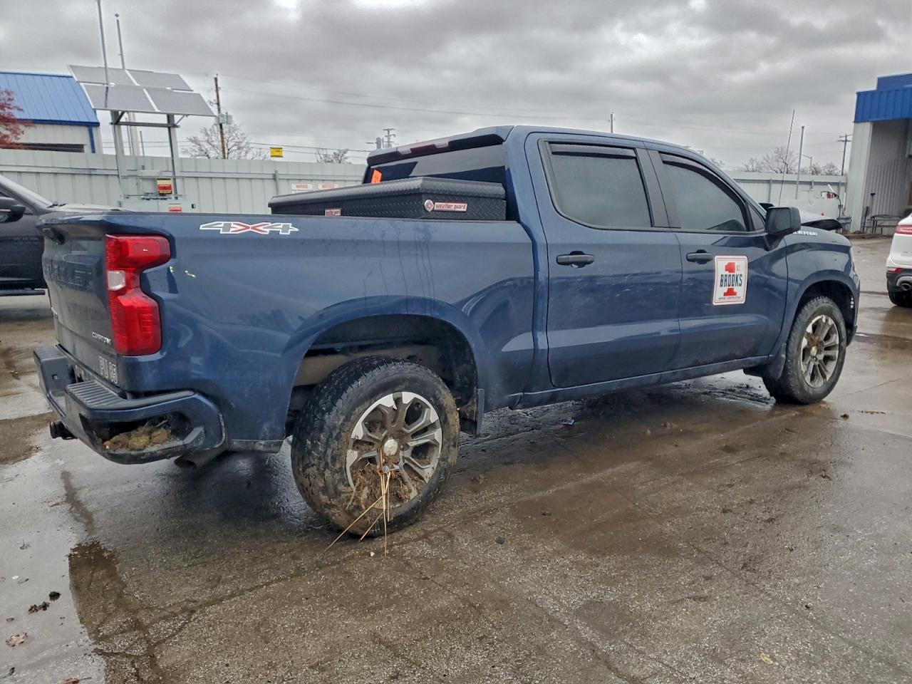 2023 CHEVROLET SILVERADO K1500 CUSTOM photo 3