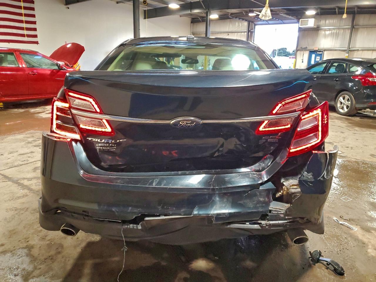 2014 FORD TAURUS photo 6