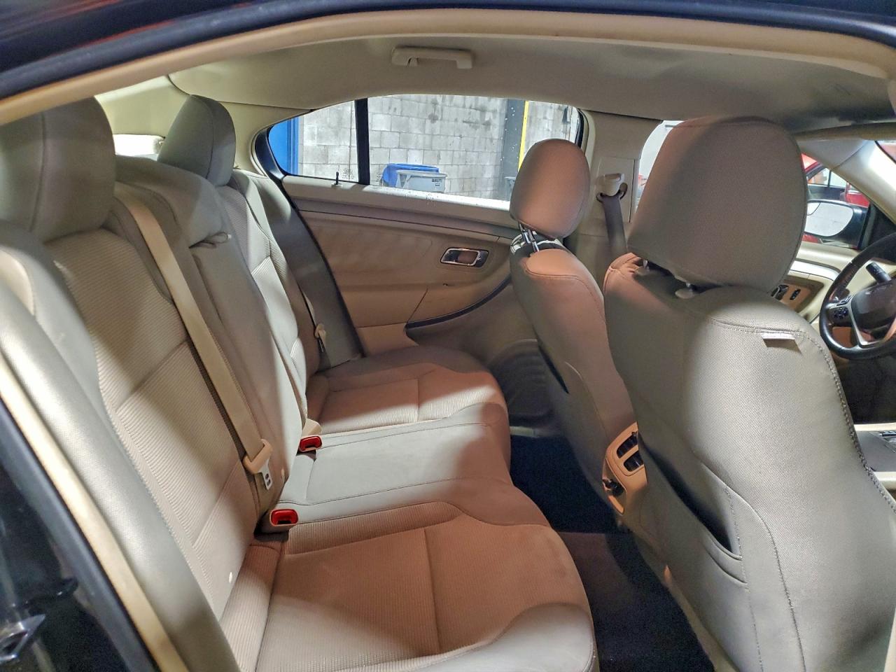 2014 FORD TAURUS photo 10