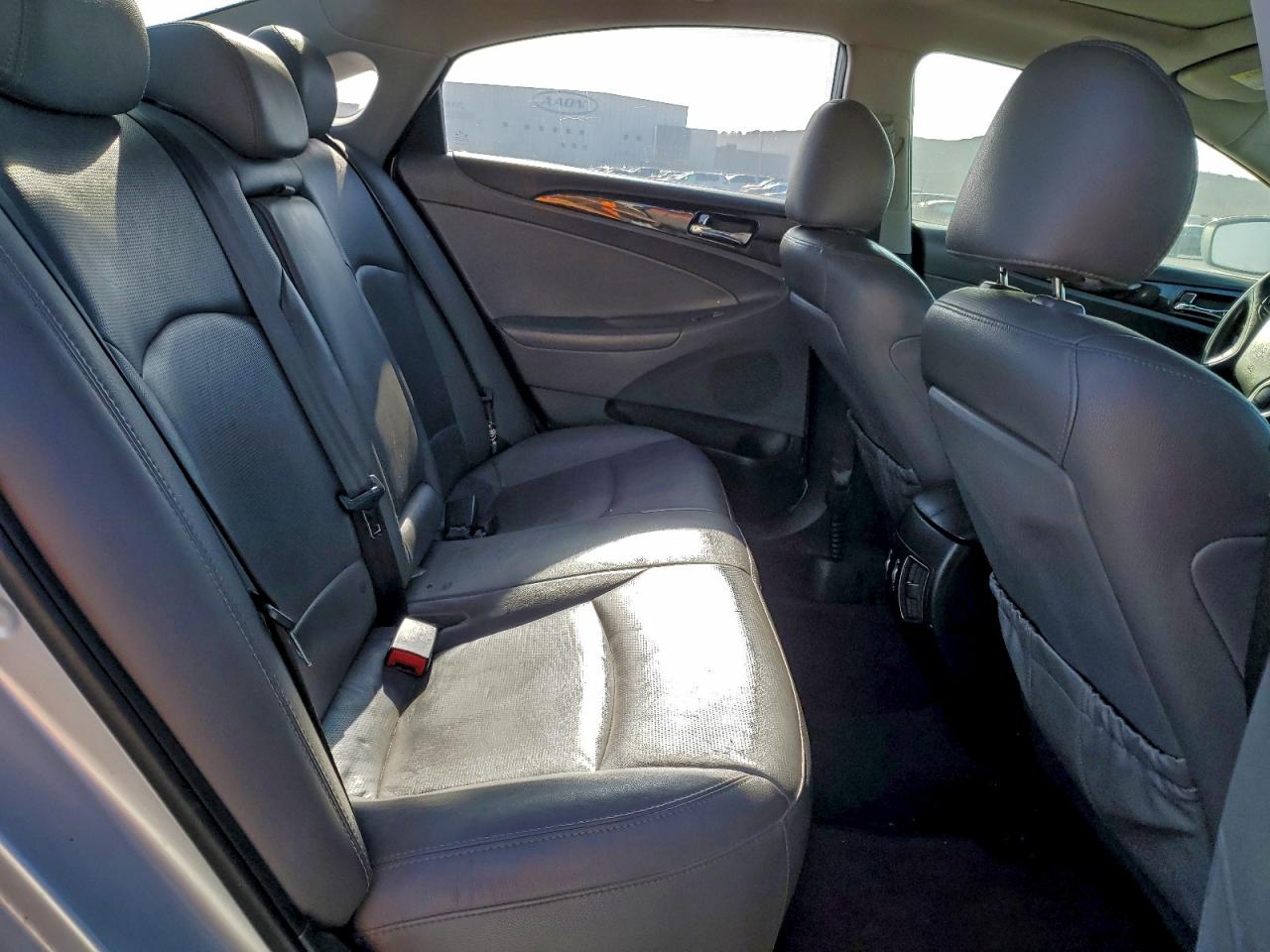 2013 HYUNDAI SONATA SE photo 19