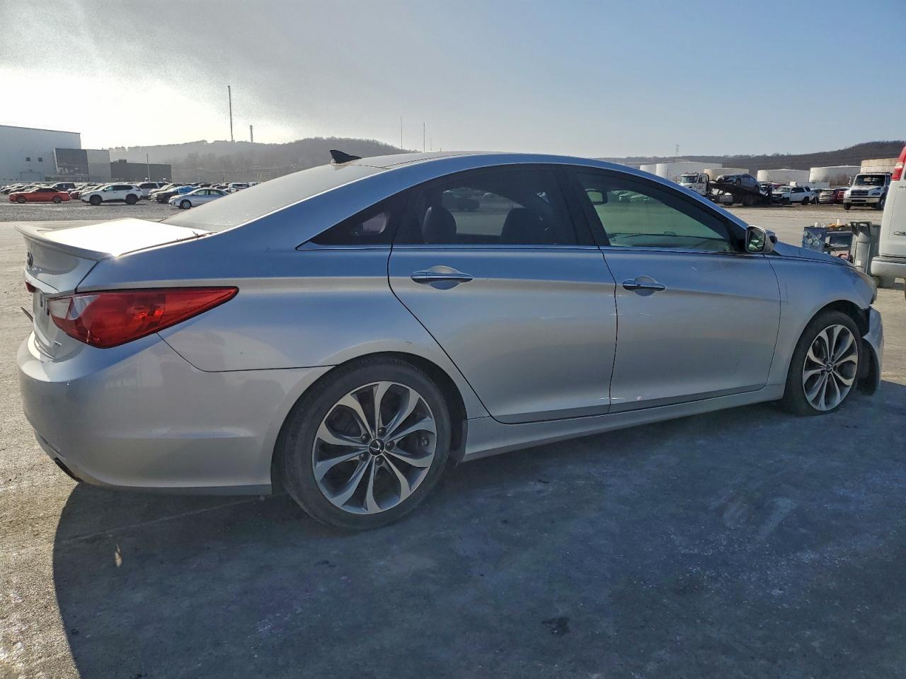 2013 HYUNDAI SONATA SE photo 5