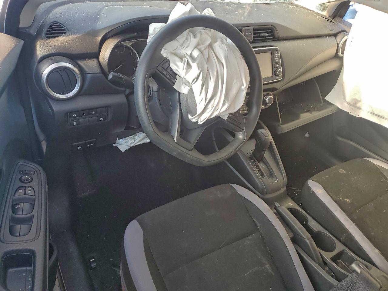 2025 NISSAN VERSA S photo 8