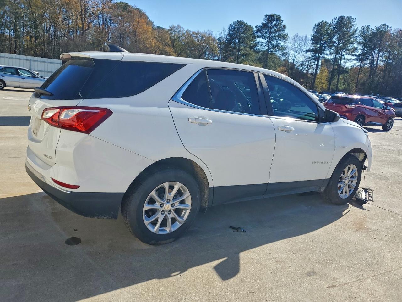 2021 CHEVROLET EQUINOX LT photo 3