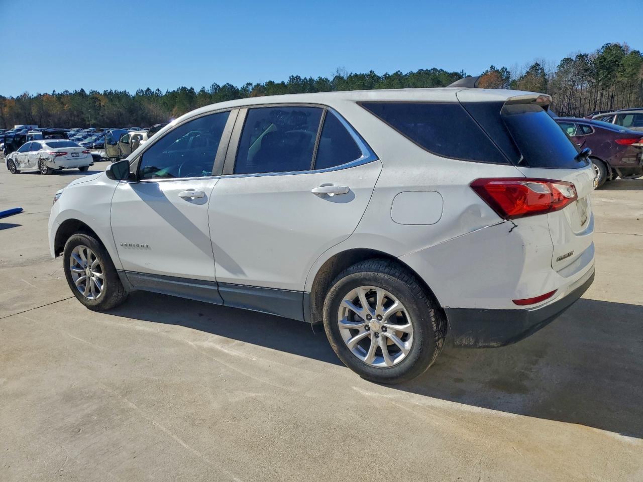 2021 CHEVROLET EQUINOX LT photo 2