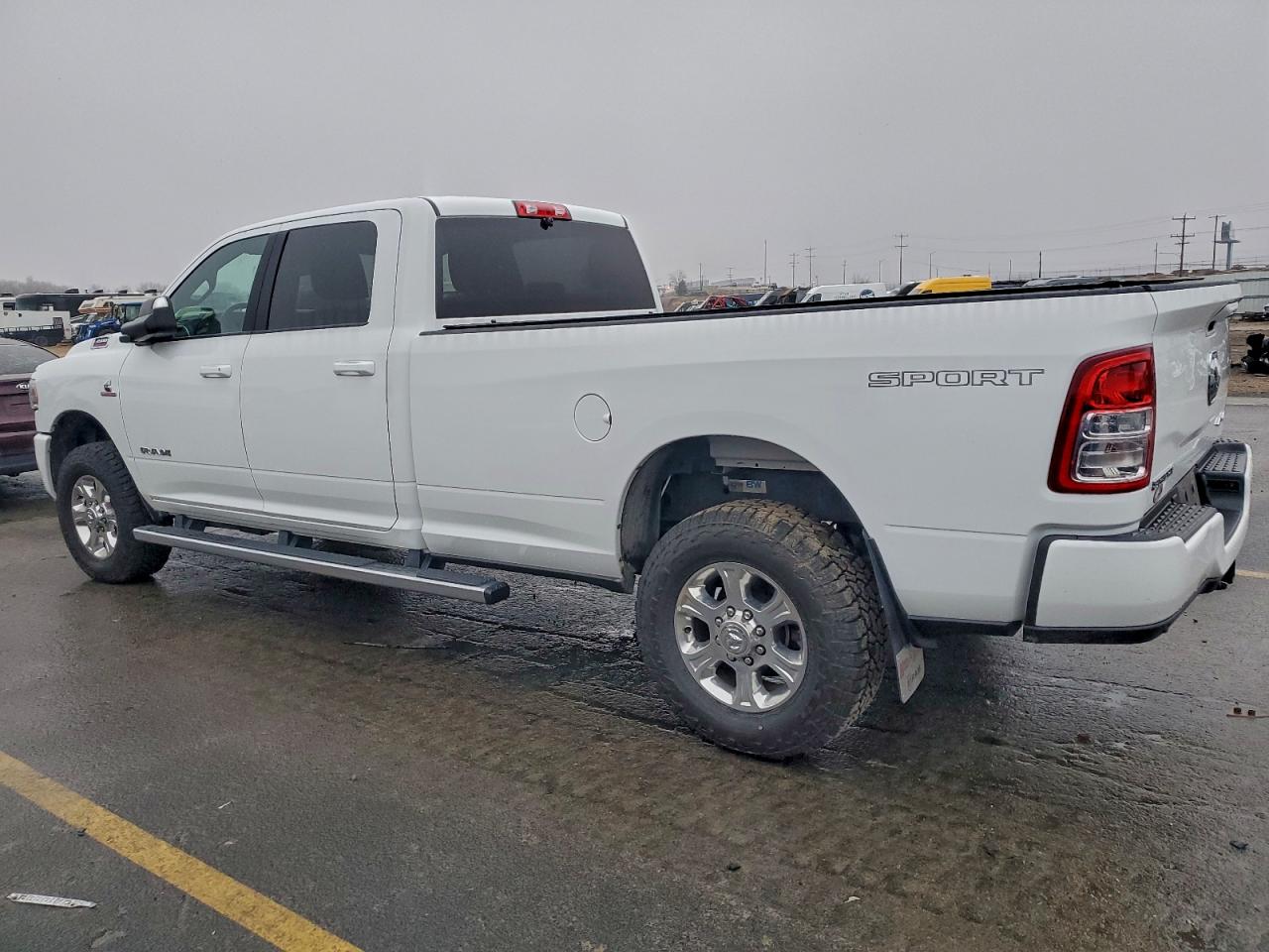 2022 RAM 3500 BIG HORN/LONE STAR photo 2