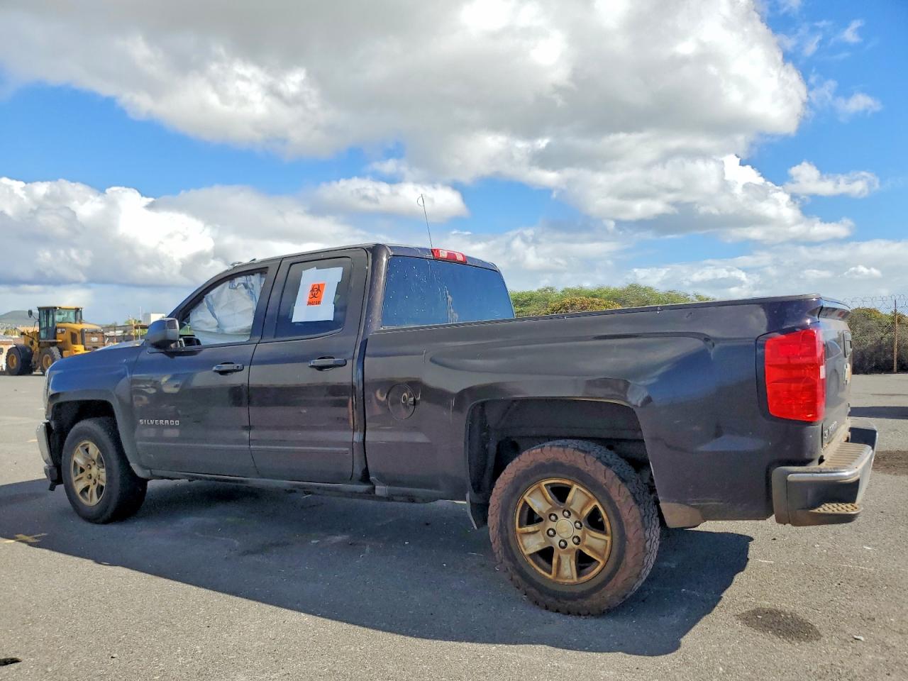 2018 CHEVROLET SILVERADO C1500 LT photo 2