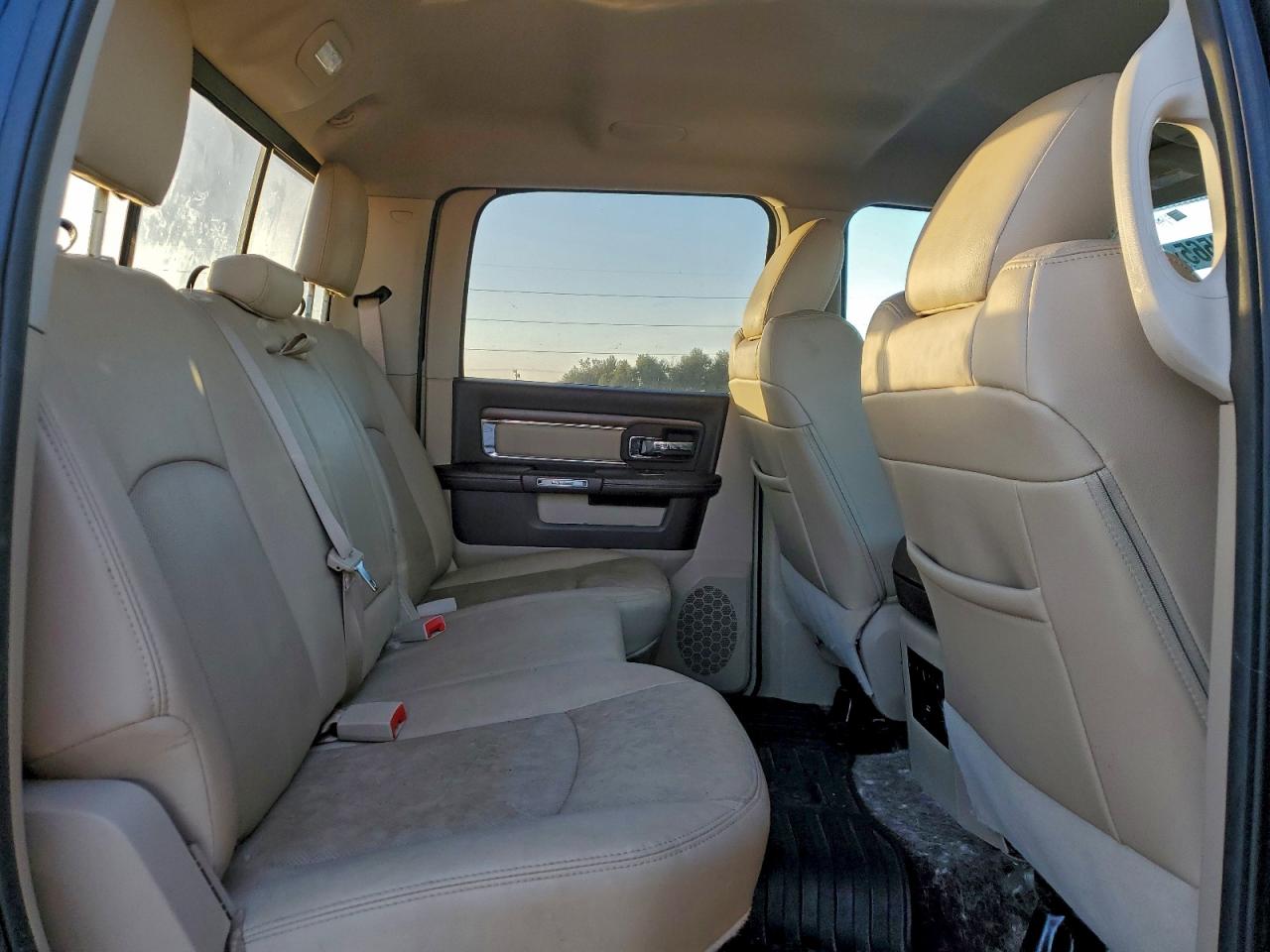 2016 RAM 1500 LARAMIE photo 10