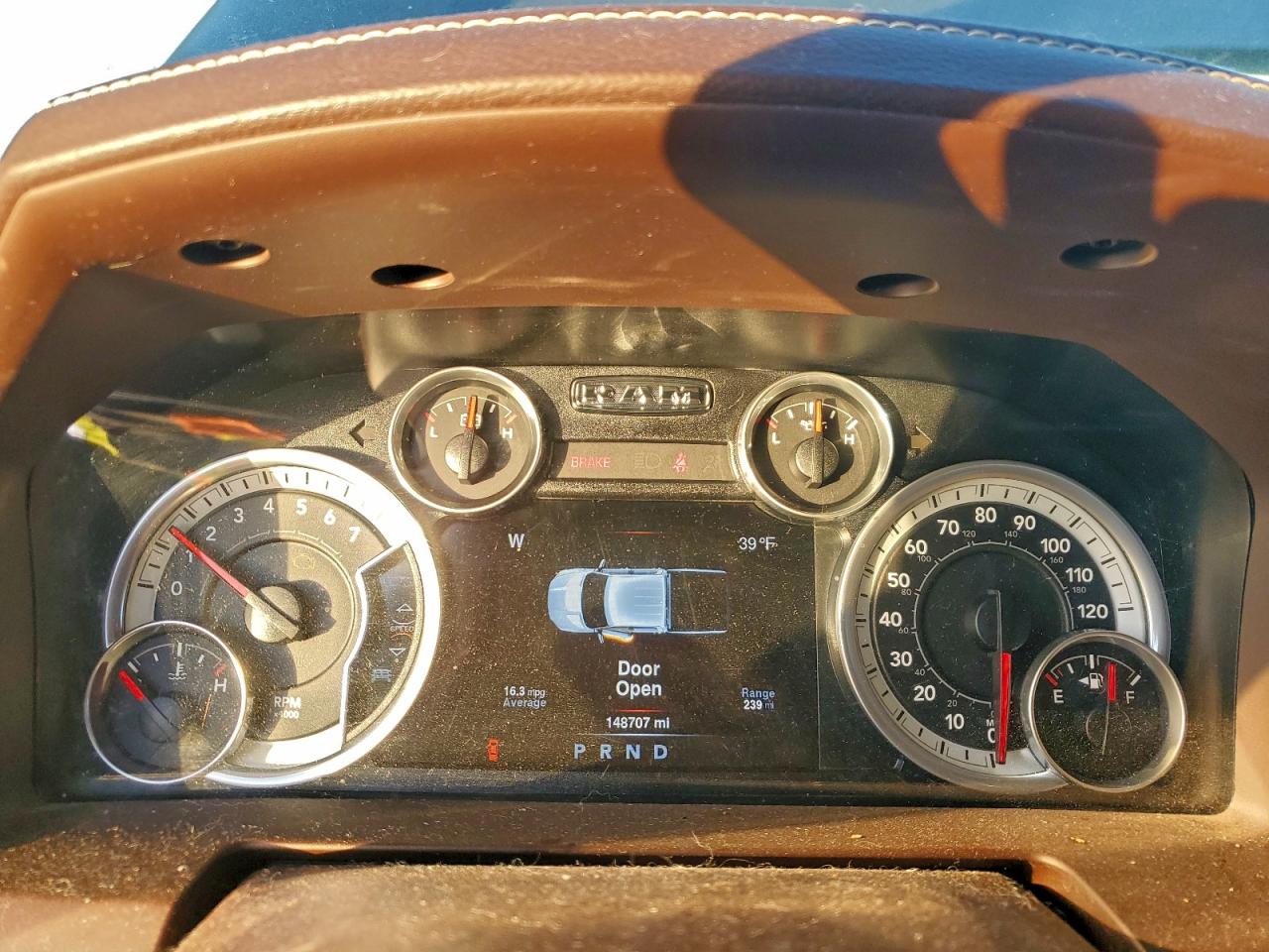 2016 RAM 1500 LARAMIE photo 9
