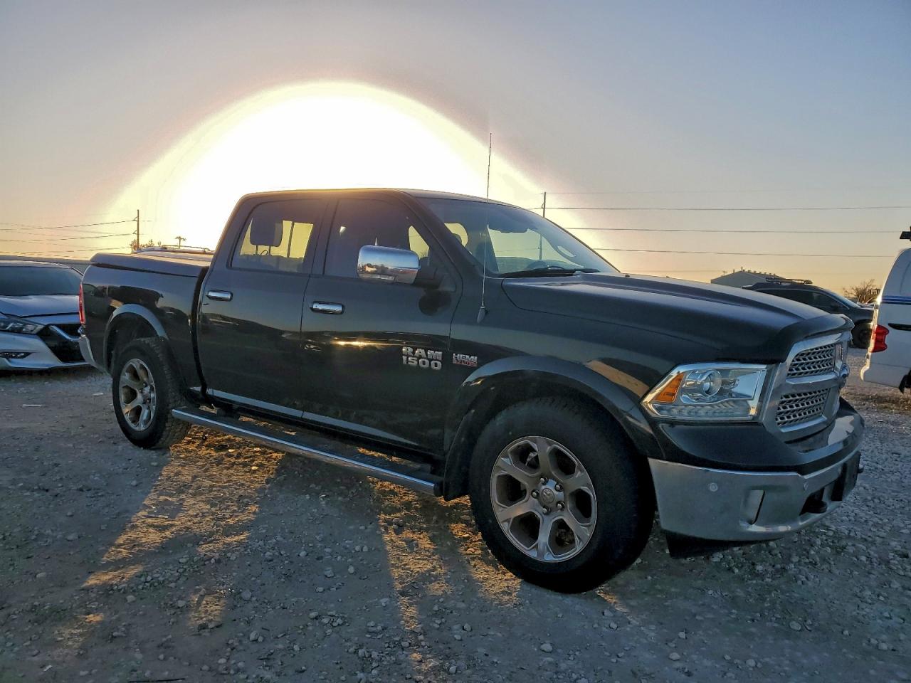 2016 RAM 1500 LARAMIE photo 4