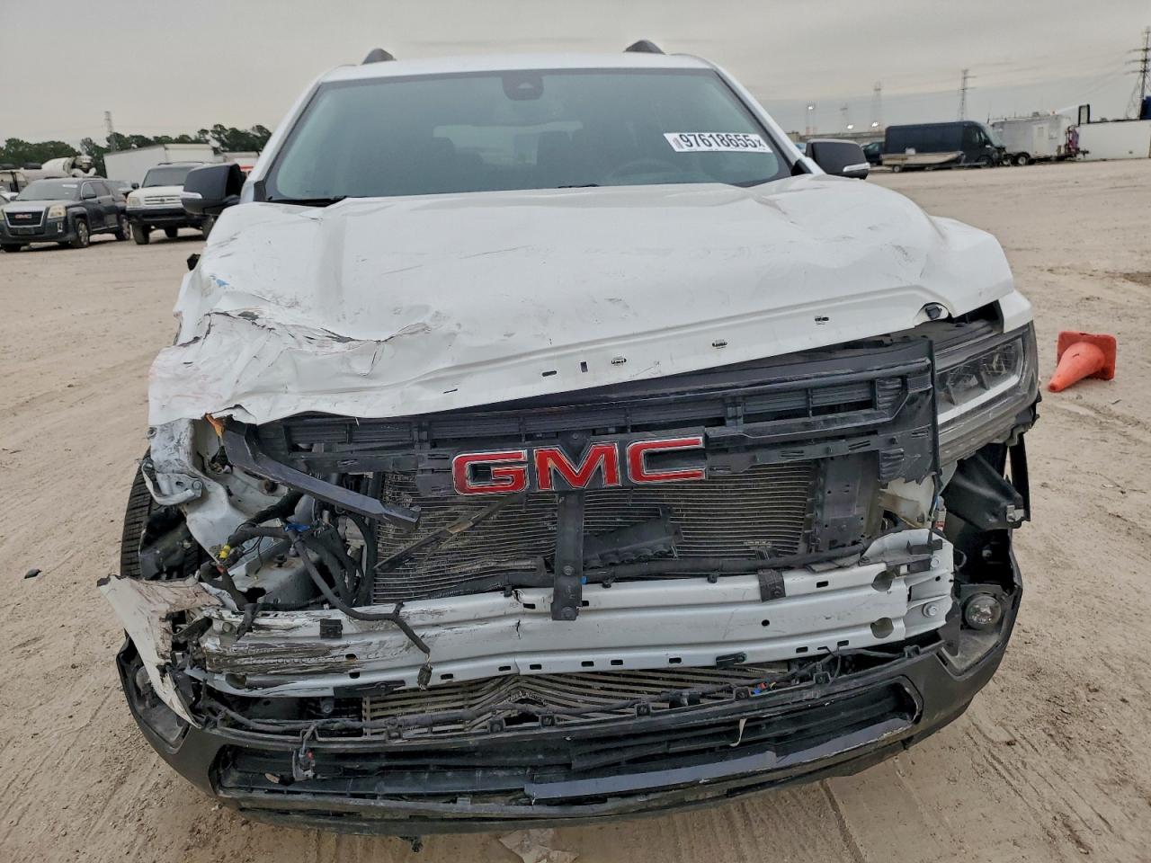 2023 GMC ACADIA SLT photo 5