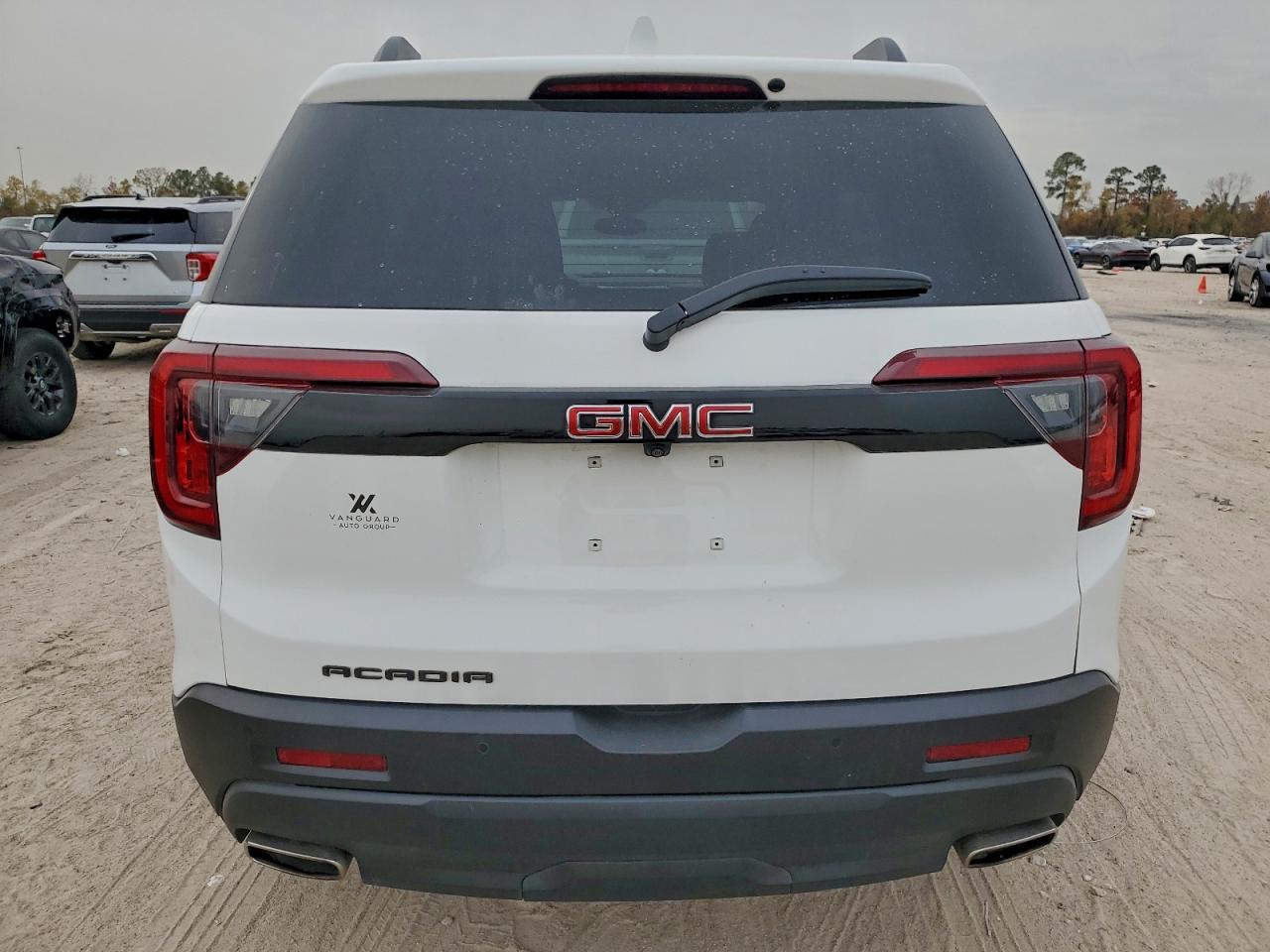 2023 GMC ACADIA SLT photo 6
